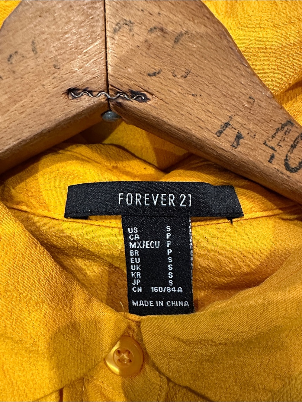 Forever 21 • women’s short sleeve button down shirt • top • blouse - Picture 3 of 3
